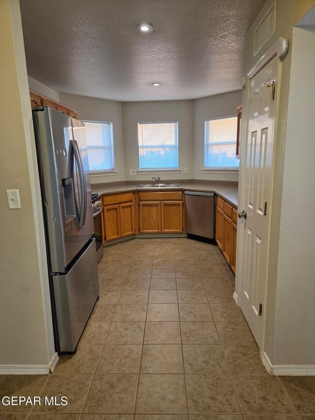 Building Photo - 2988 Tierra Cortez Ave