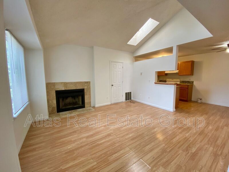 Primary Photo - 851 S Uravan Ct