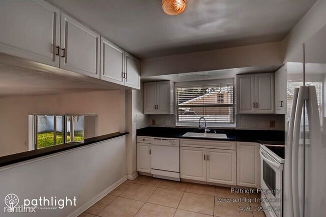 Building Photo - 4 br, 2 bath House - 7302 Barry Road UNIT