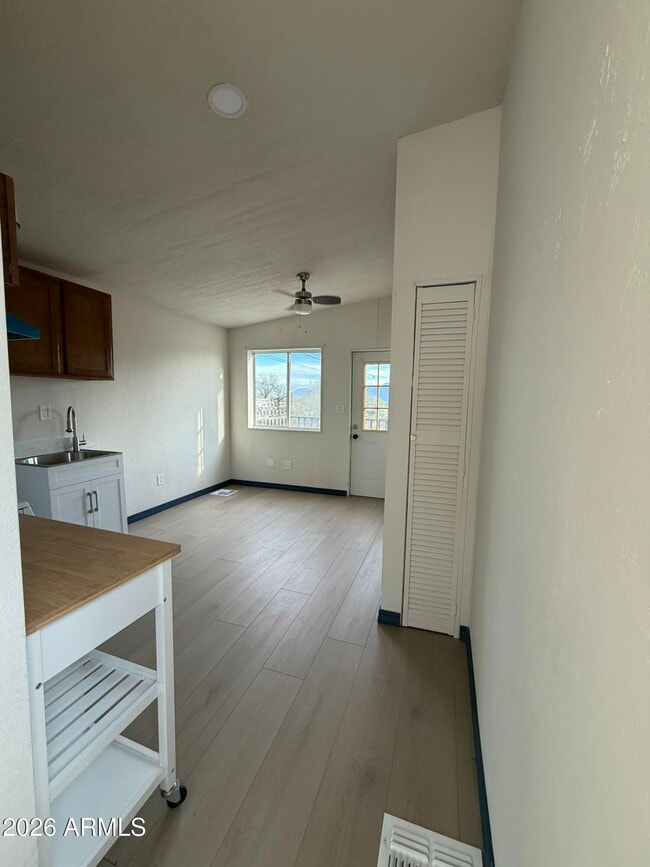 Foto del edificio - 11008 W Southern Ave