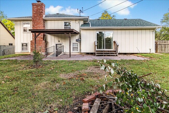 Building Photo - Great House, Great Yard, Great Neighborhood!