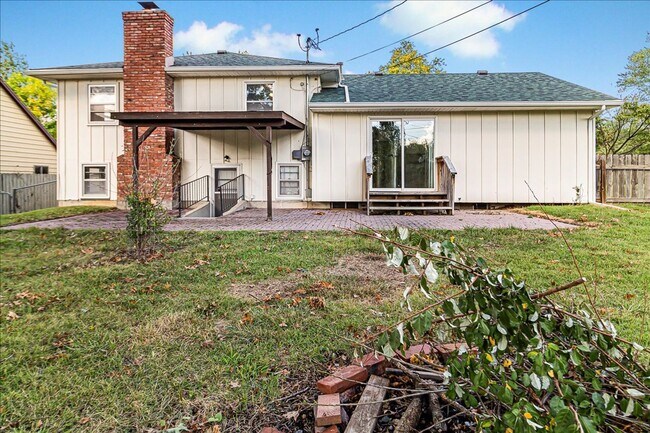 Foto del edificio - Great House, Great Yard, Great Neighborhood!