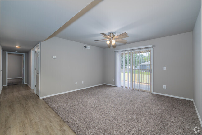 3BR, 2BA - 1130SF - Living Area - Crosswood Apartments