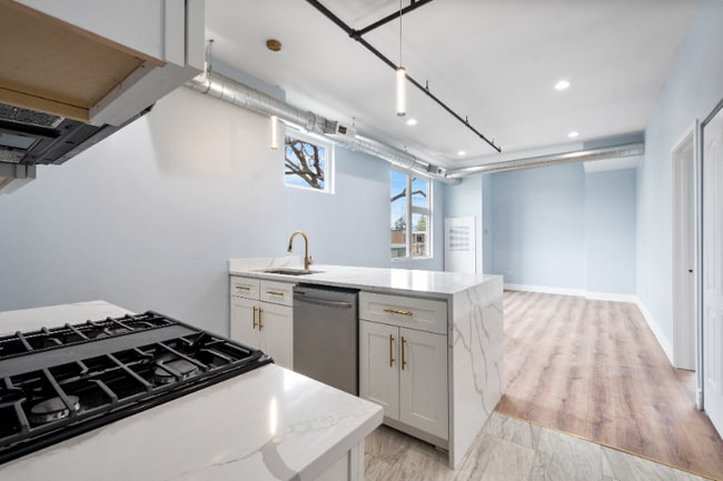 Foto del edificio - 9865 W Roosevelt Rd