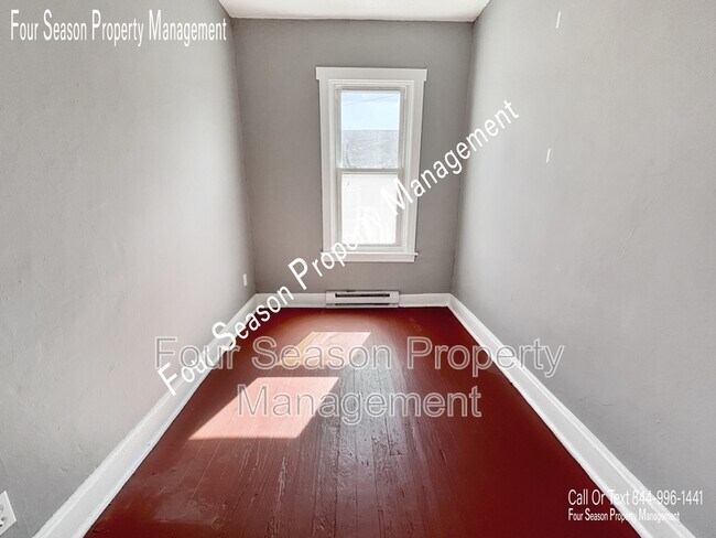 Foto del edificio - 116-118 Elm Street - 118b