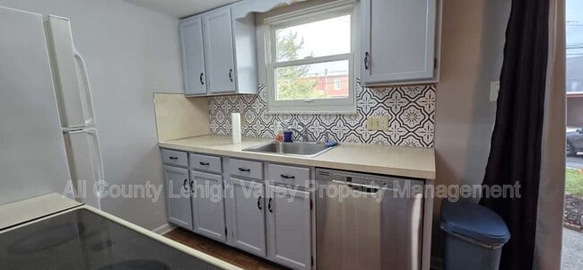 Foto del edificio - 405 S St George St