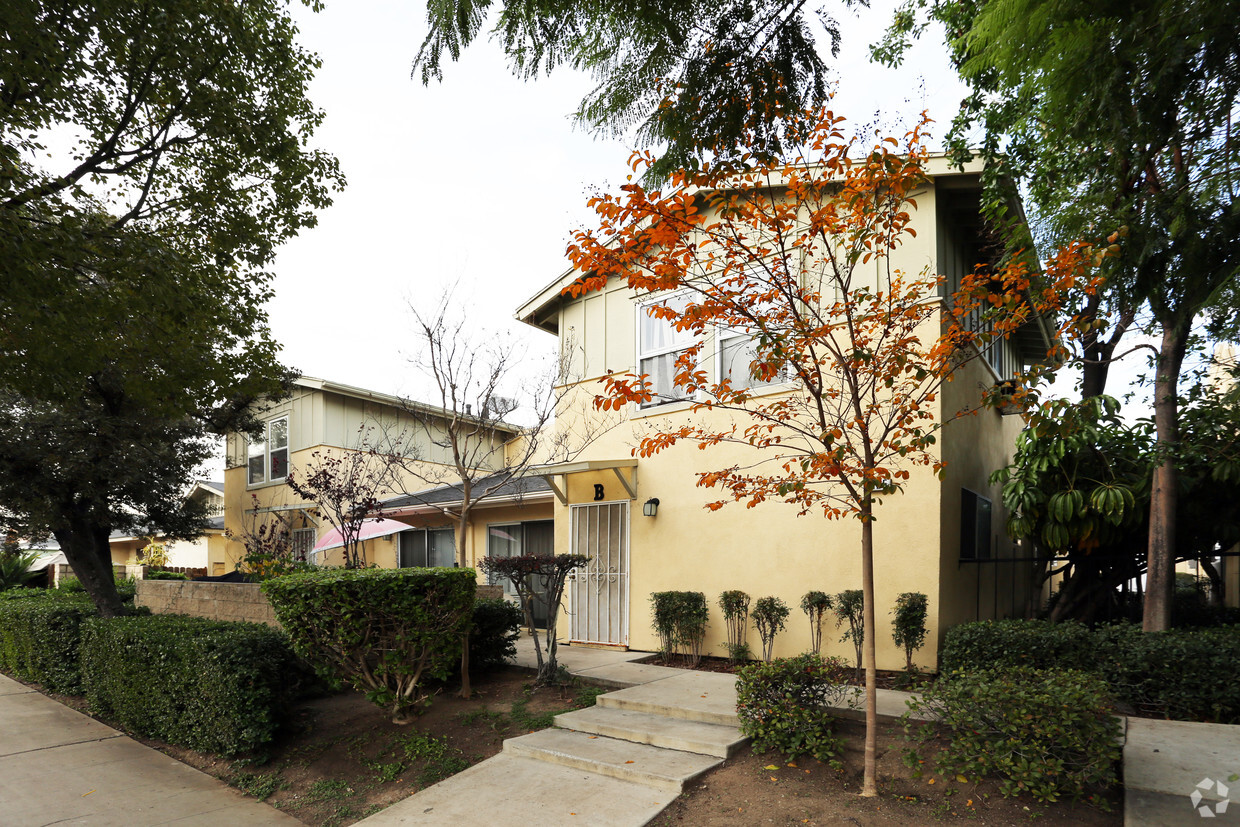 Building Photo - Garnet Lane Apartments