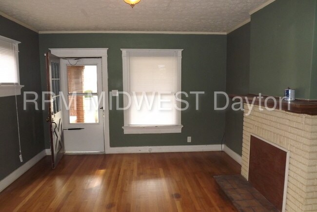 Foto del edificio - 71 E Hillcrest Ave