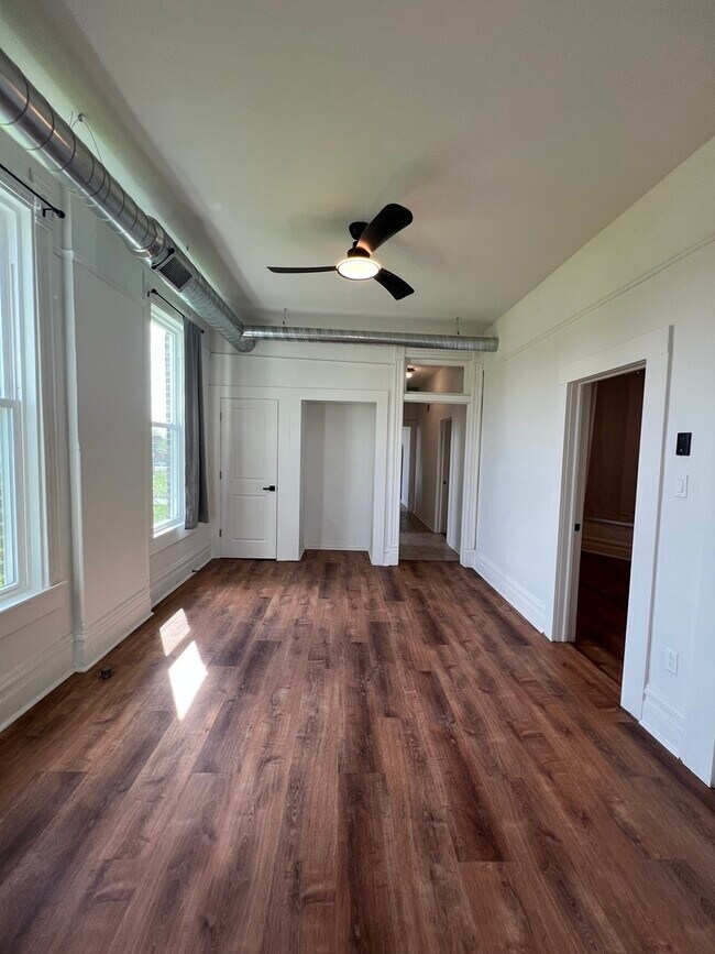 Foto del edificio - 5032 S Prairie Ave