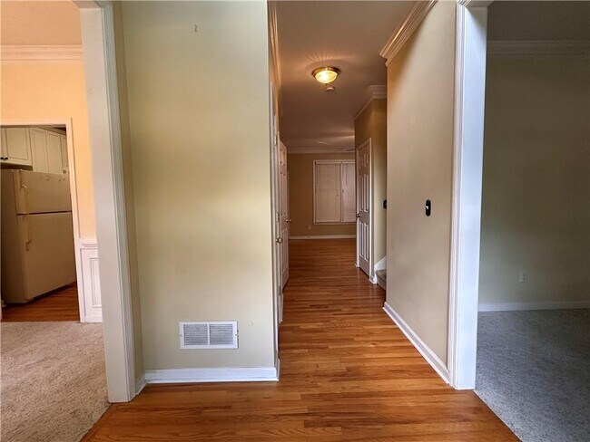 Foto del edificio - 5340 Lexington View Pl