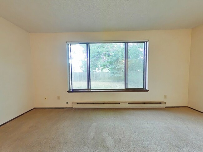 Building Photo - 2 Bedroom Duplex ~ North Corvallis ~ Pet F...