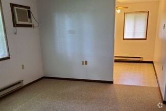 Building Photo - 105 3rd St