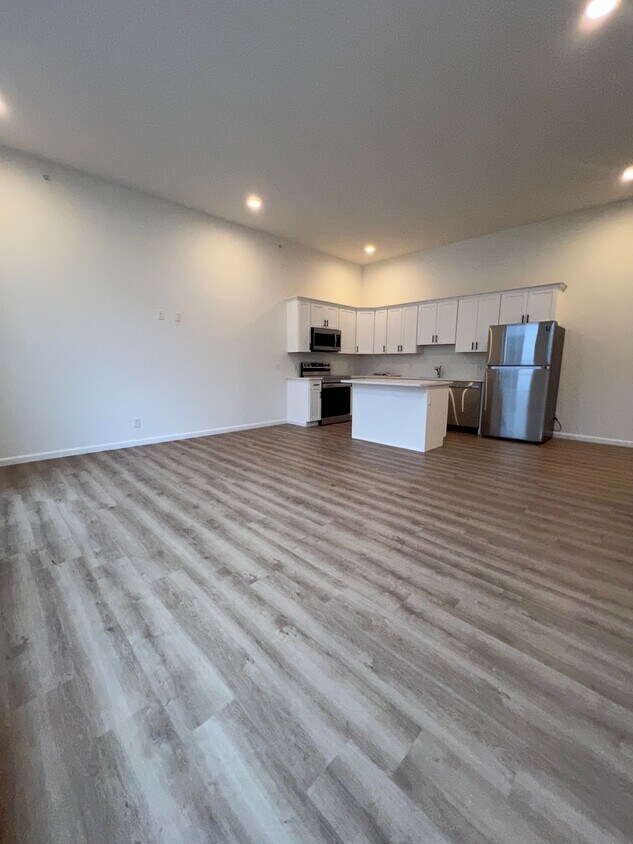 Primary Photo - 260 W Union Ave
