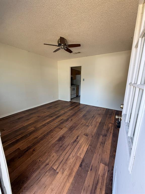 Foto del edificio - 3405 Willowrun Cove