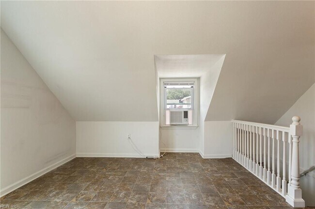 Building Photo - 1230 W Ocean View Ave