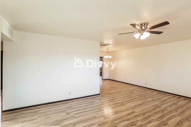 Foto del edificio - 814 E Cinnabar Ave, Phoenix, AZ 85020