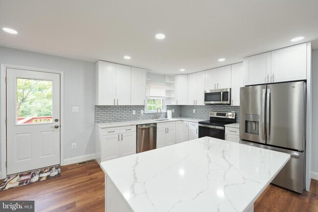 Foto del edificio - 9900 Kingsbridge Dr