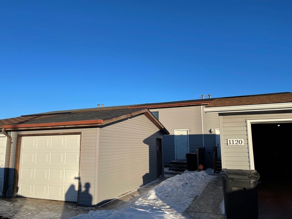 1122-e-ridge-ct-williston-nd-58801-house-rental-in-williston-nd