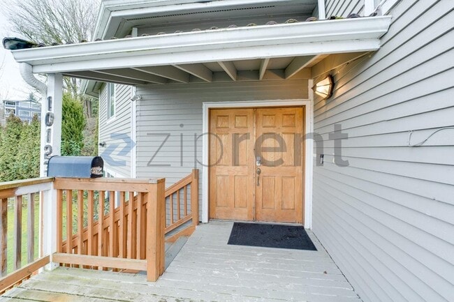 Building Photo - 10123 Cornell Ave S