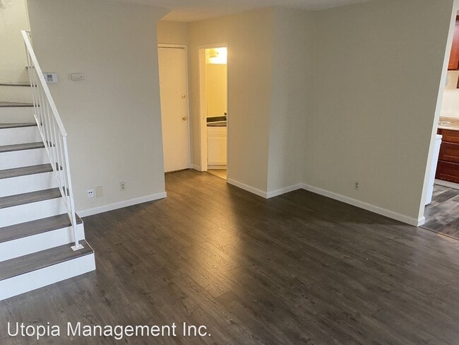 Building Photo - 2 br, 1.5 bath House - 444 Corcoran Ave #2