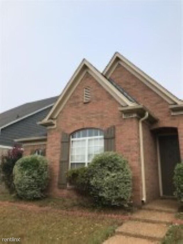 Primary Photo - 10246 Sterling Ridge Dr
