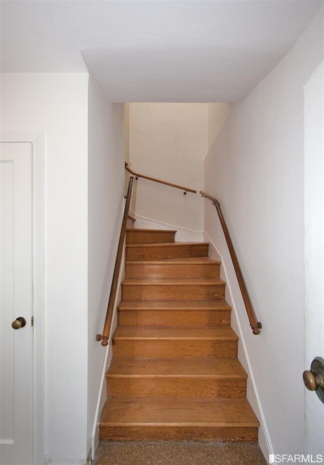 Foto del edificio - 242 Ralston St