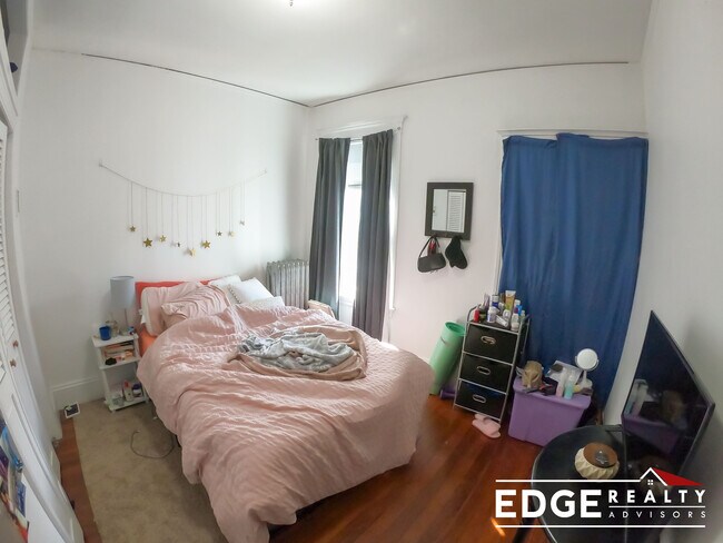 Foto del edificio - 348 Faneuil St