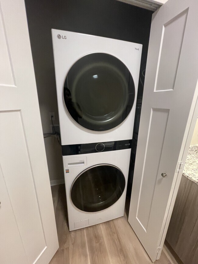 Foto del edificio - 441 Talent Ave