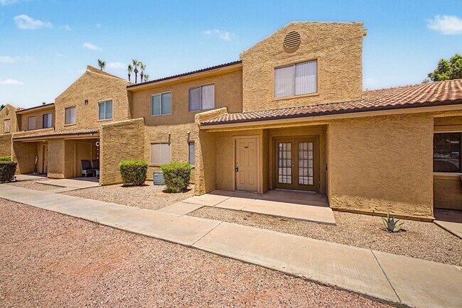 Foto del edificio - Charming 2 bed 1.5 bath Phoenix townhouse