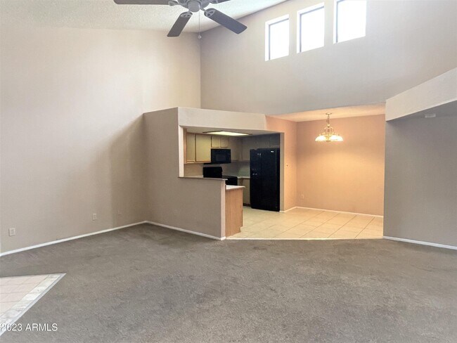 Foto del edificio - 16402 N 31st St
