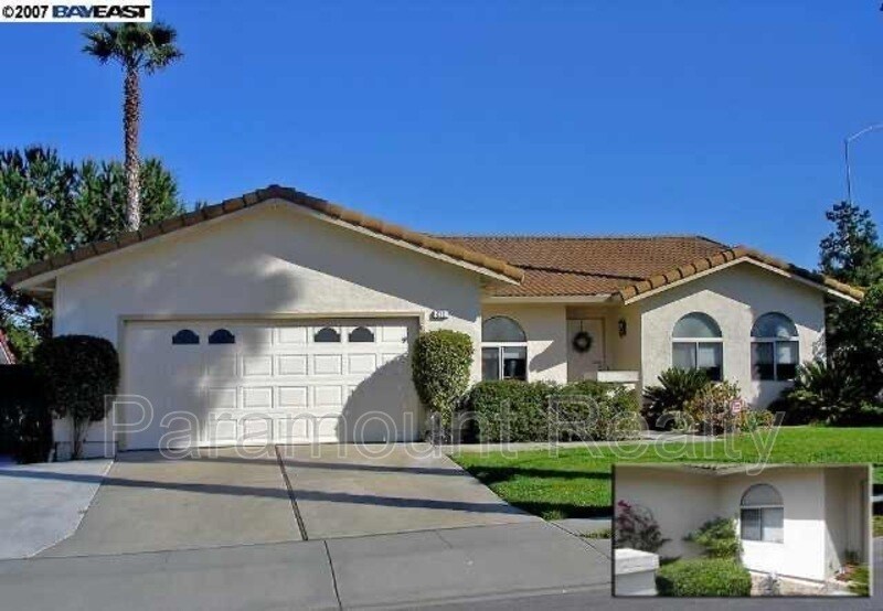 Primary Photo - 675 Merlot Dr.