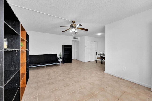 Foto del edificio - 12590 NE 16th Ave