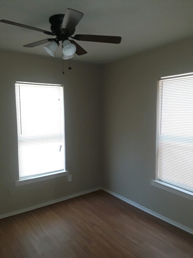 Bedroom - 725 Riverwood Rd