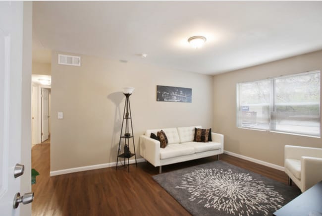 Photo - Beautiful Apartments under New Management ...