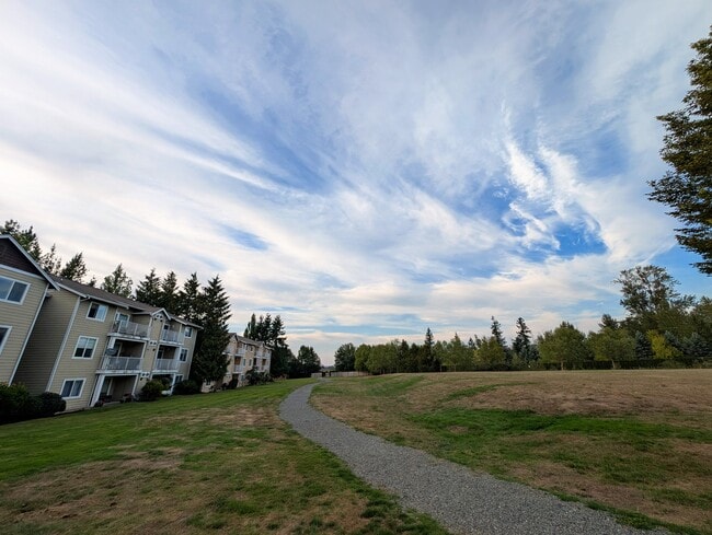 Foto del edificio - 710 240th Way SE