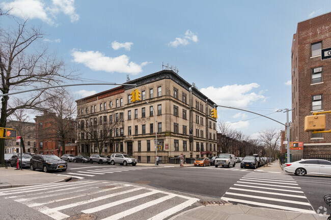 Building Photo - 702-704 Eighth Ave