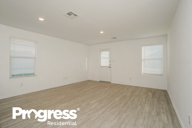 Foto del edificio - 5507 Elm Valley Dr