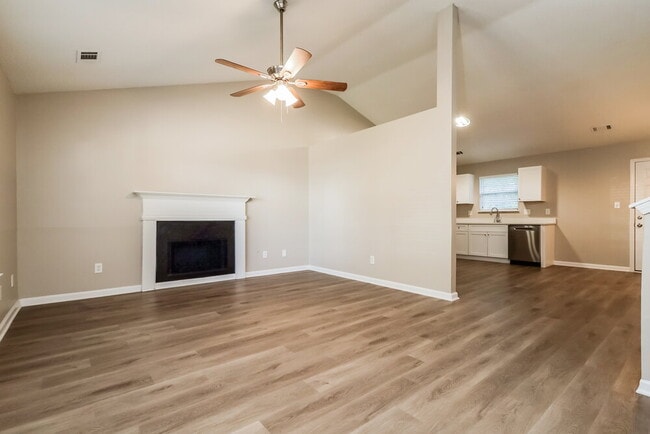 Building Photo - 338 Brookside Dr