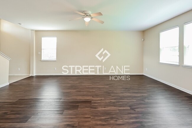 Building Photo - REDUCED!