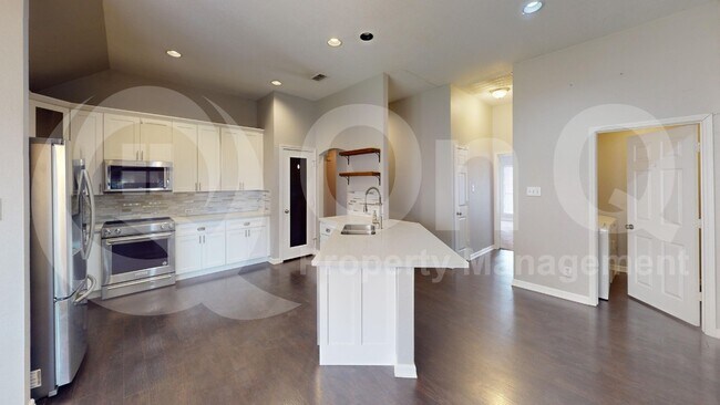 Building Photo - 6201 Grantham Dr