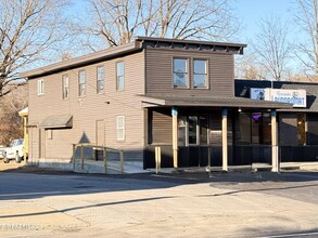 Building Photo - 92 Main St