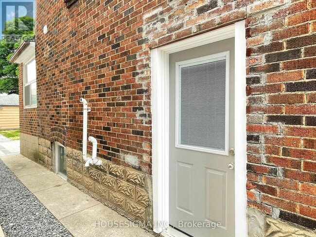 Building Photo - 243 Windermere Ave