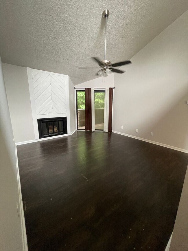Foto del edificio - Updated 2 Bed 2 Bath Condo Move In Ready!