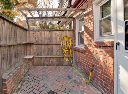 Building Photo - 6 month lease only - 2 Bed / 1 Bath home a...