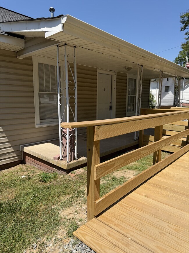 Foto del edificio - 919 N Walnut St