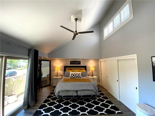 Foto del edificio - 12576 Montecito Rd