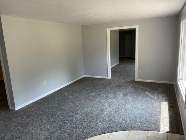 Building Photo - Charming 3-Bedroom Ranch Home in Comstock Park