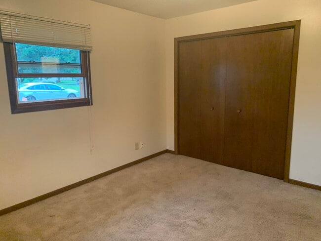 Building Photo - 1118 Dutchman Ct