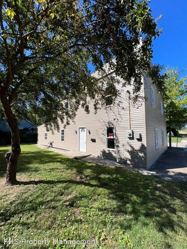 Primary Photo - 5 br, 4 bath House - 900 E Dale