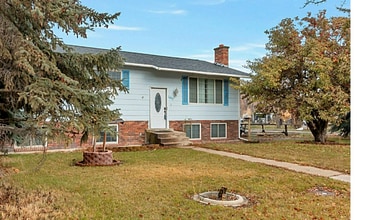Building Photo - 1415 Country Manor Dr
